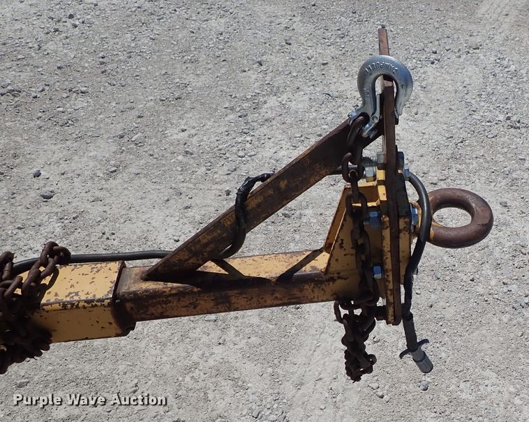 image for item DE5555 1993 Vermeer 1250BC wood chipper