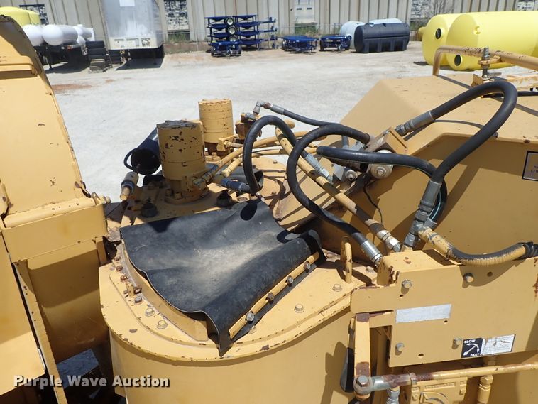 image for item DE5555 1993 Vermeer 1250BC wood chipper