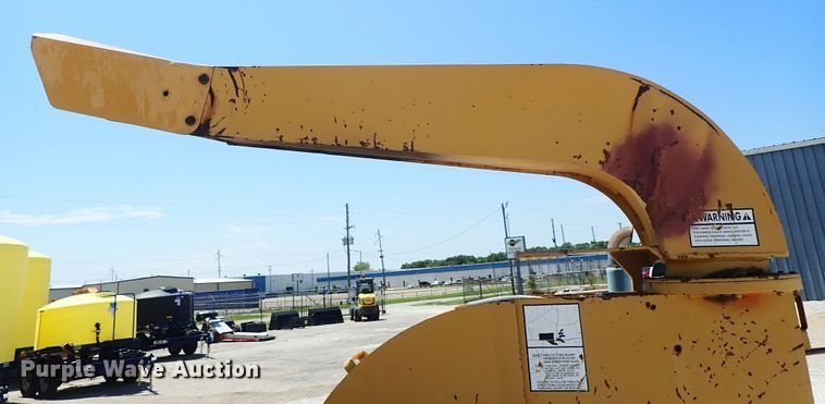 image for item DE5555 1993 Vermeer 1250BC wood chipper