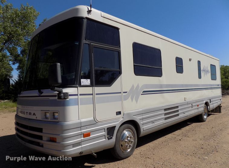 image for item DE7753 1994 Winnebago Vector RV