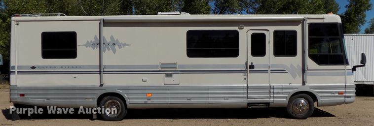 image for item DE7753 1994 Winnebago Vector RV