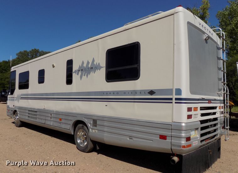 image for item DE7753 1994 Winnebago Vector RV