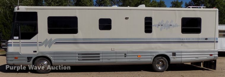 image for item DE7753 1994 Winnebago Vector RV