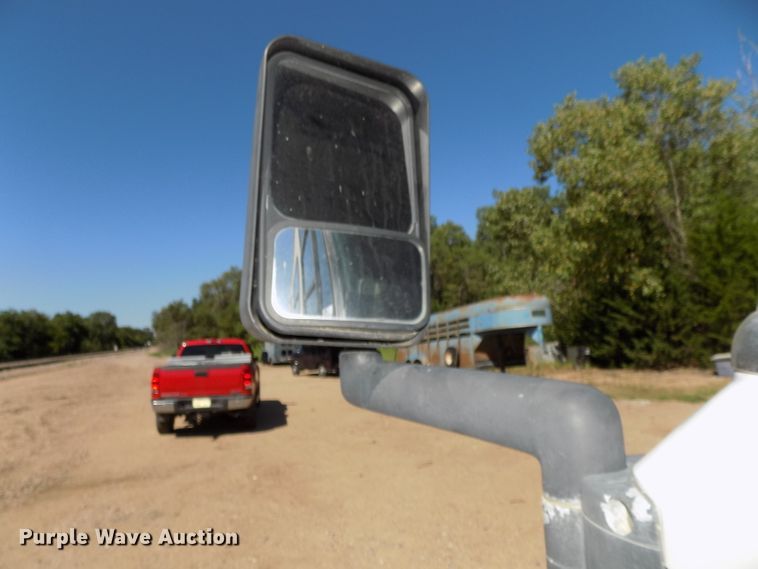 image for item DE7753 1994 Winnebago Vector RV