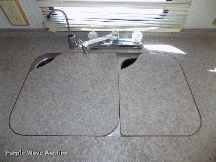 image for item DE7753 1994 Winnebago Vector RV