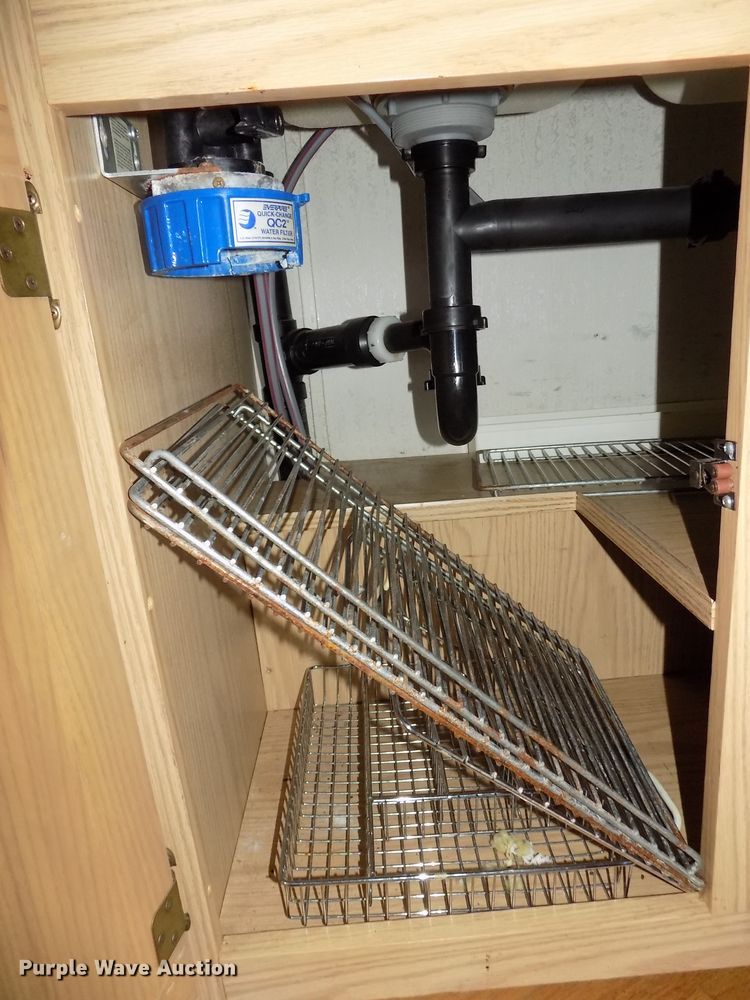 image for item DE7753 1994 Winnebago Vector RV