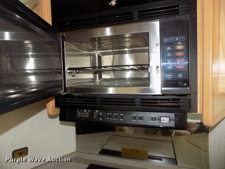 image for item DE7753 1994 Winnebago Vector RV