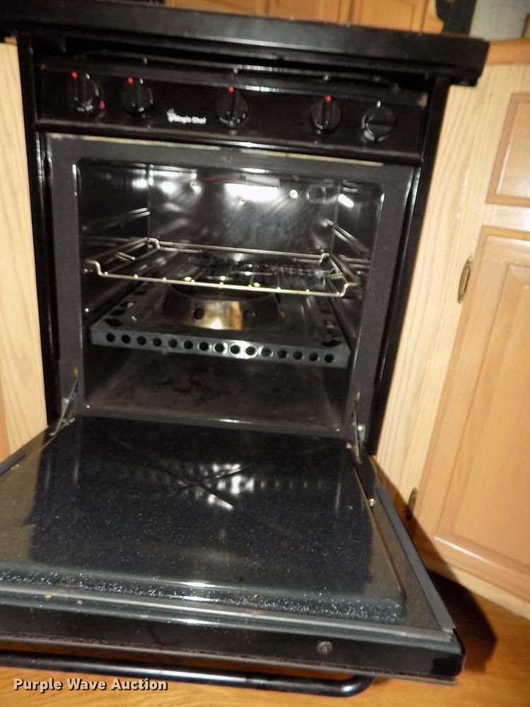 image for item DE7753 1994 Winnebago Vector RV