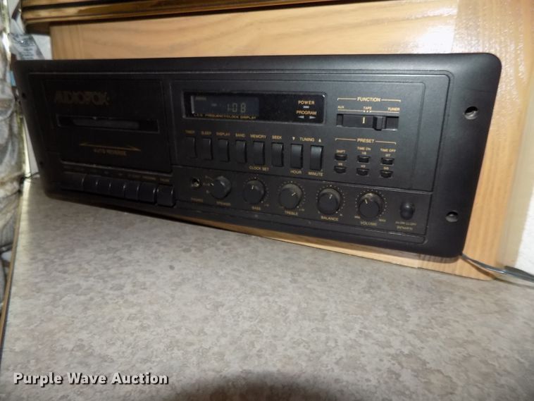 image for item DE7753 1994 Winnebago Vector RV