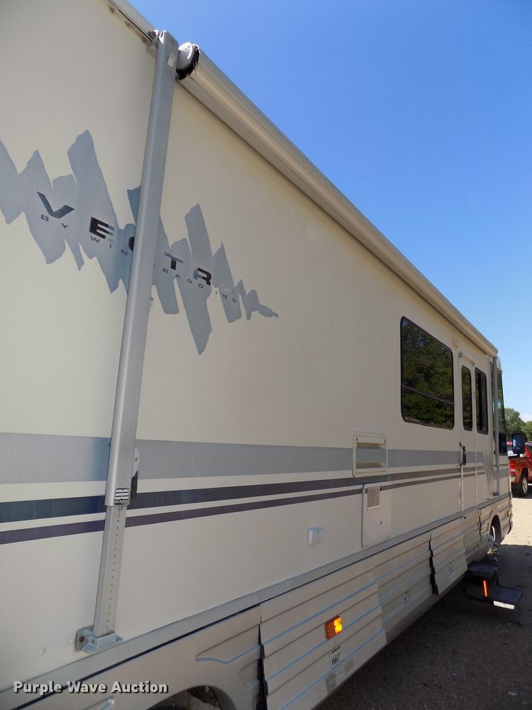 image for item DE7753 1994 Winnebago Vector RV