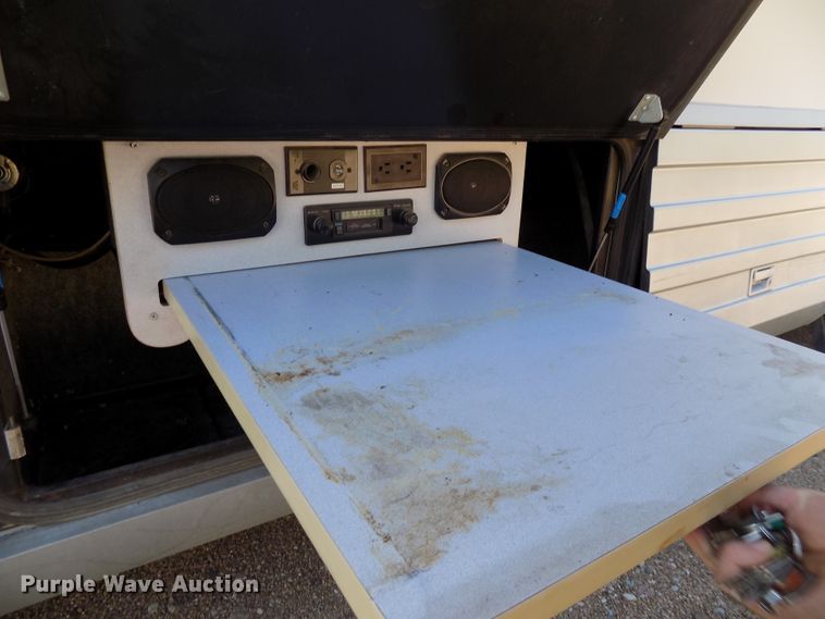 image for item DE7753 1994 Winnebago Vector RV