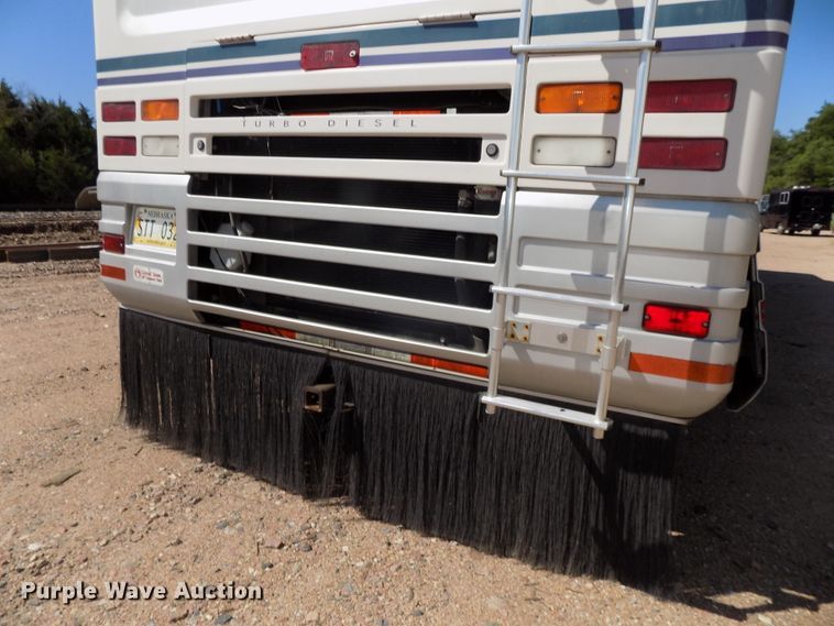 image for item DE7753 1994 Winnebago Vector RV