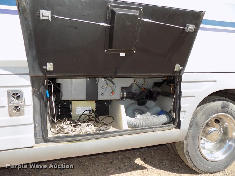 image for item DE7753 1994 Winnebago Vector RV