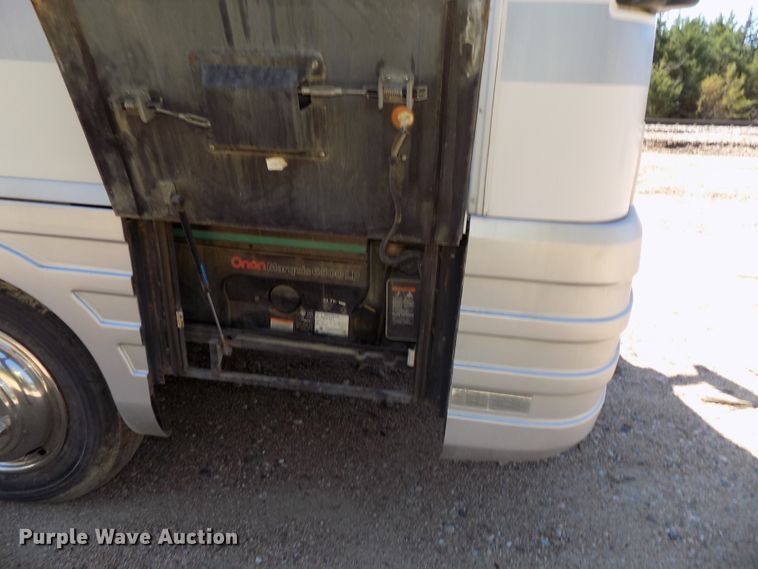 image for item DE7753 1994 Winnebago Vector RV