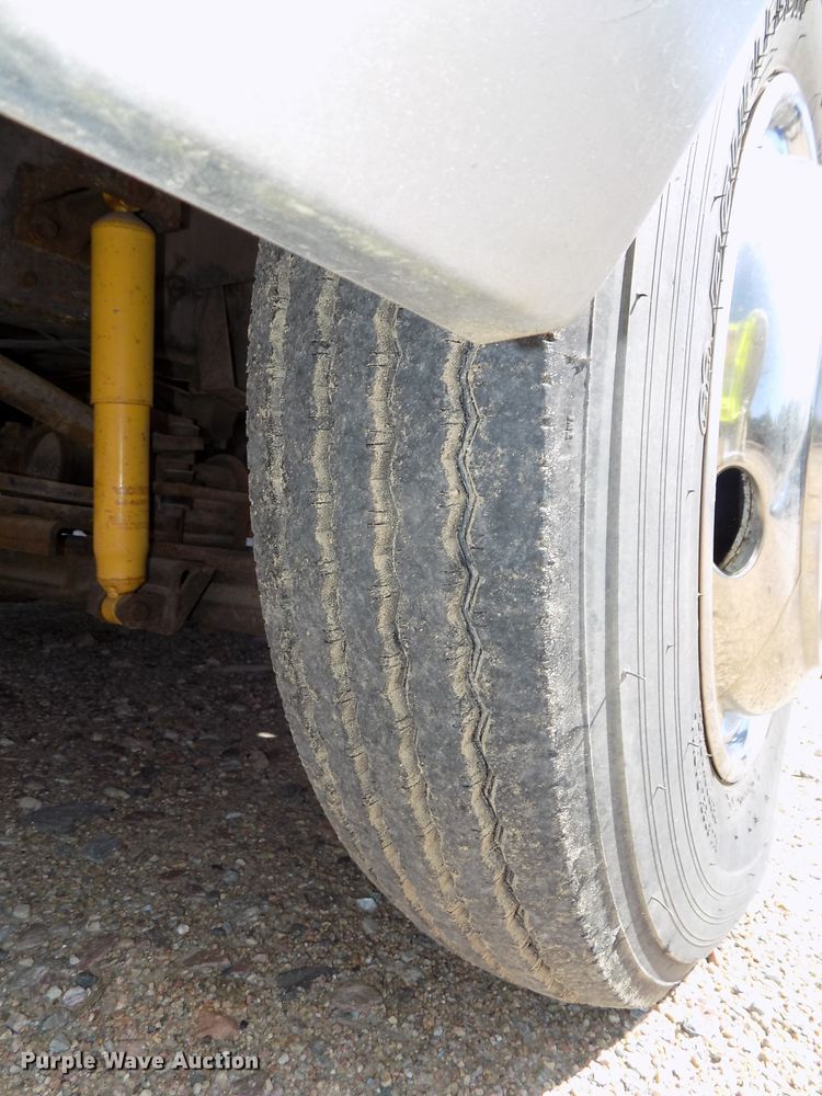 image for item DE7753 1994 Winnebago Vector RV