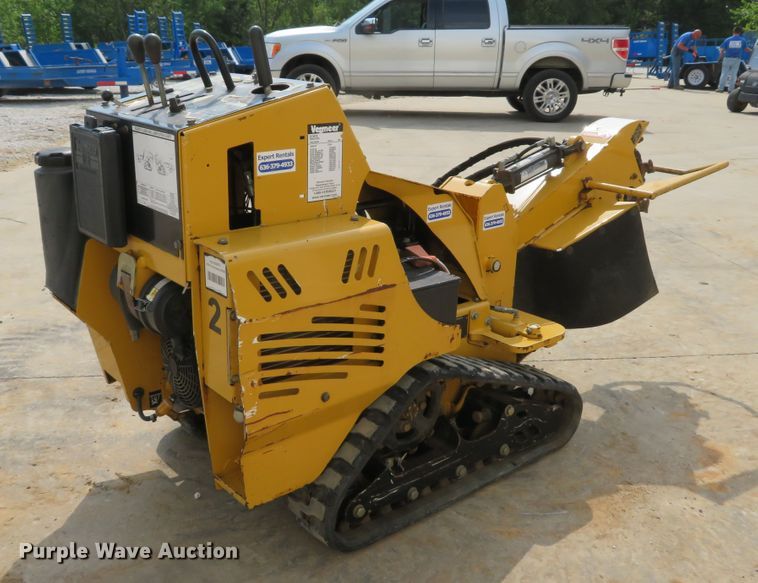 image for item DE8236 2013 Vermeer SC30TX stump grinder