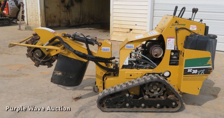 image for item DE8236 2013 Vermeer SC30TX stump grinder