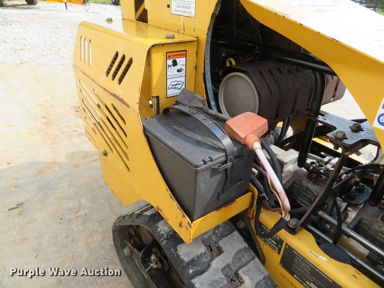 image for item DE8236 2013 Vermeer SC30TX stump grinder