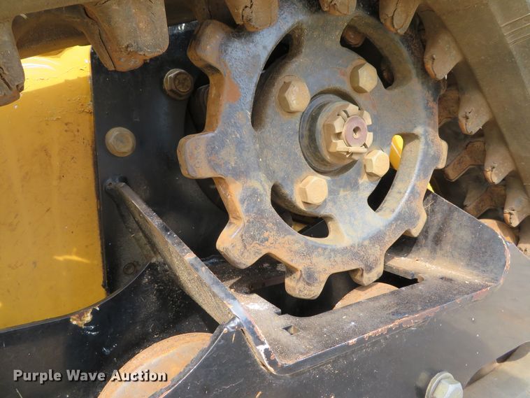 image for item DE8236 2013 Vermeer SC30TX stump grinder