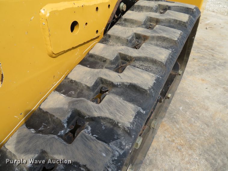 image for item DE8236 2013 Vermeer SC30TX stump grinder