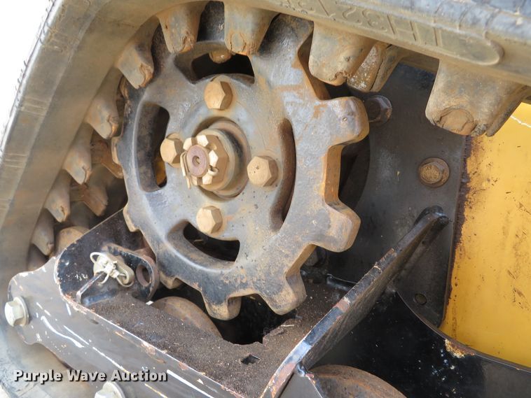 image for item DE8236 2013 Vermeer SC30TX stump grinder