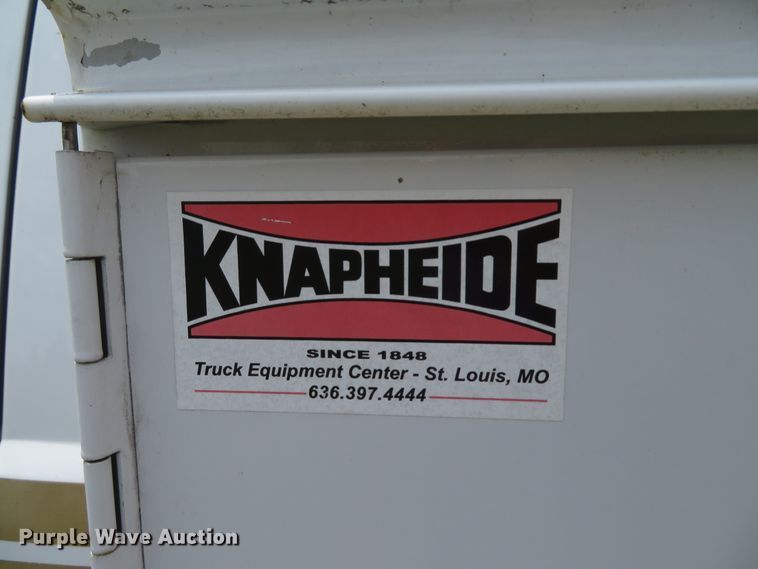 image for item DE8258 2006 Ford F350 Super Duty XLT Crew Cab utility bed pickup truck