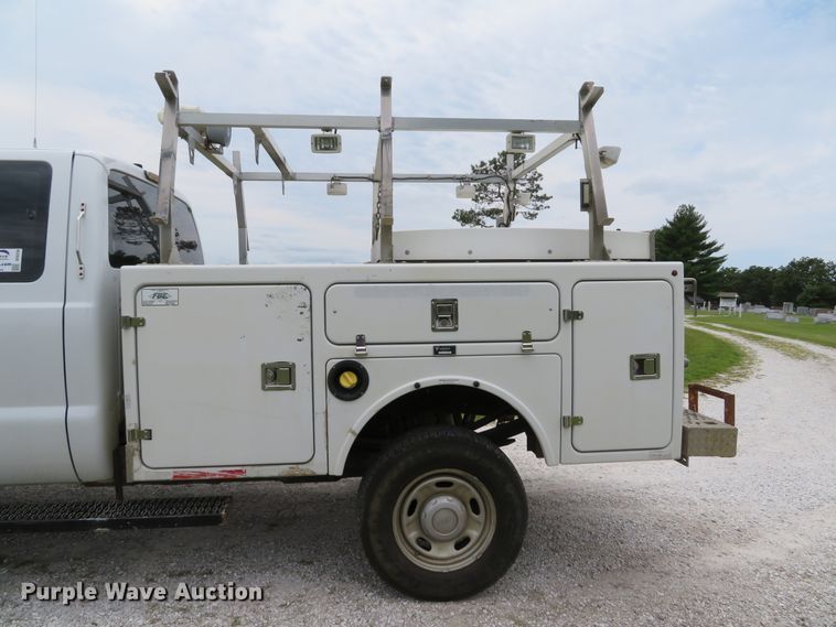 image for item DE8259 2011 Ford F350 Super Duty XL SuperCab utility bed pickup truck
