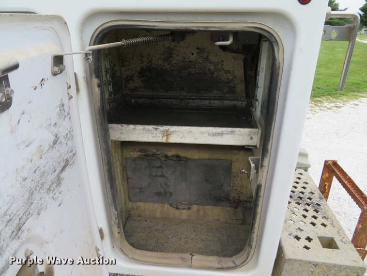 image for item DE8259 2011 Ford F350 Super Duty XL SuperCab utility bed pickup truck