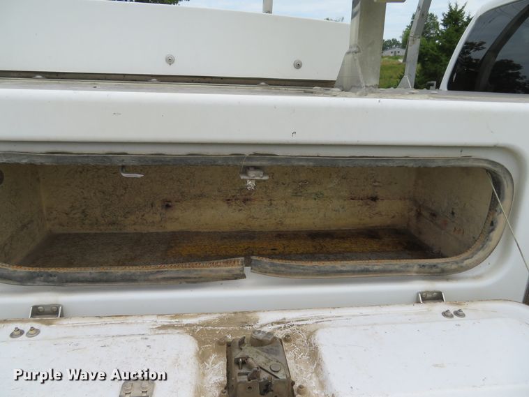 image for item DE8259 2011 Ford F350 Super Duty XL SuperCab utility bed pickup truck