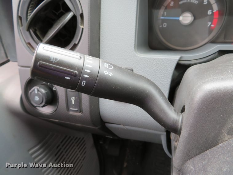 image for item DE8259 2011 Ford F350 Super Duty XL SuperCab utility bed pickup truck