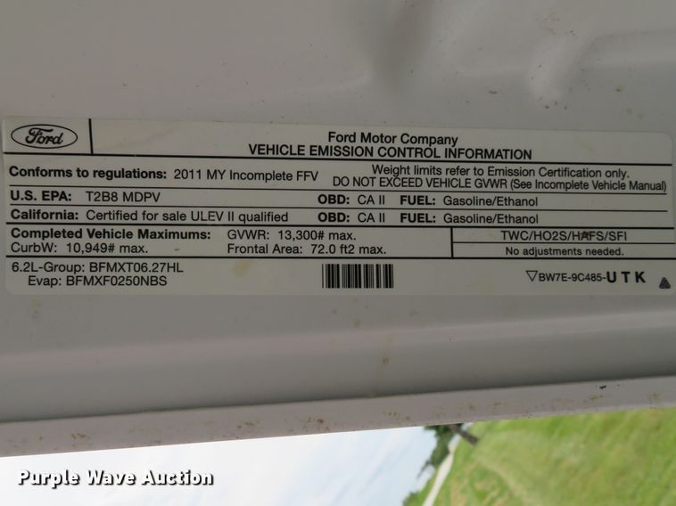 image for item DE8259 2011 Ford F350 Super Duty XL SuperCab utility bed pickup truck