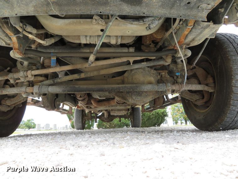 image for item DE8259 2011 Ford F350 Super Duty XL SuperCab utility bed pickup truck