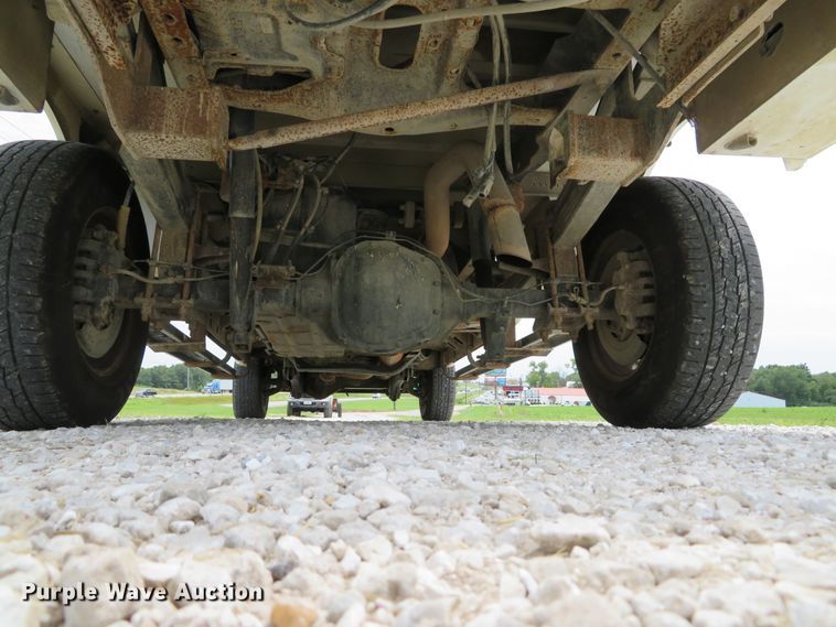 image for item DE8259 2011 Ford F350 Super Duty XL SuperCab utility bed pickup truck