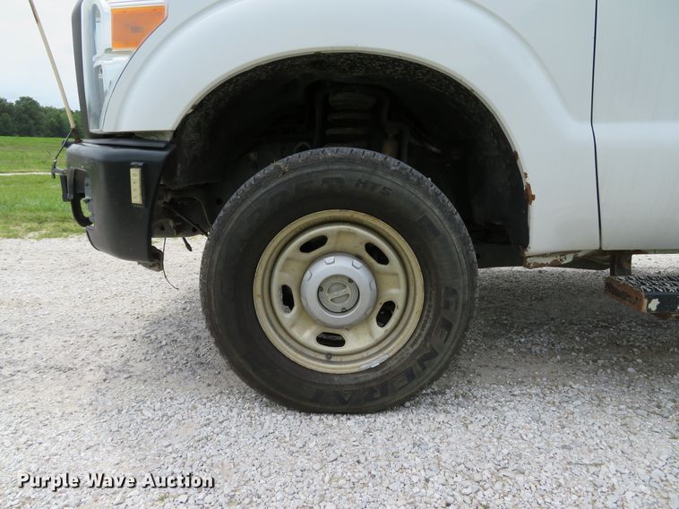 image for item DE8259 2011 Ford F350 Super Duty XL SuperCab utility bed pickup truck