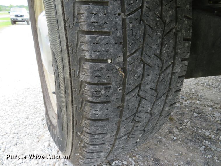 image for item DE8259 2011 Ford F350 Super Duty XL SuperCab utility bed pickup truck