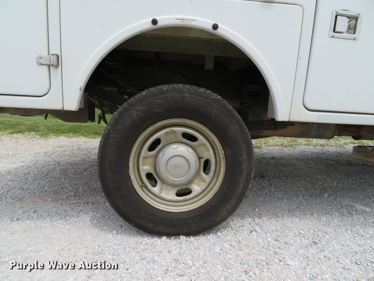 image for item DE8259 2011 Ford F350 Super Duty XL SuperCab utility bed pickup truck