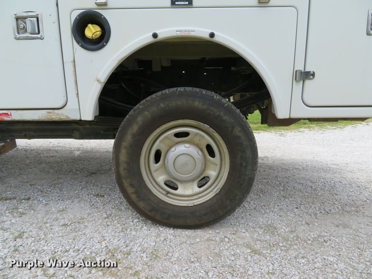 image for item DE8259 2011 Ford F350 Super Duty XL SuperCab utility bed pickup truck