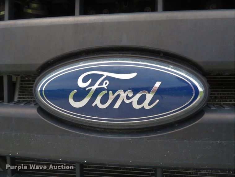 image for item DE8259 2011 Ford F350 Super Duty XL SuperCab utility bed pickup truck