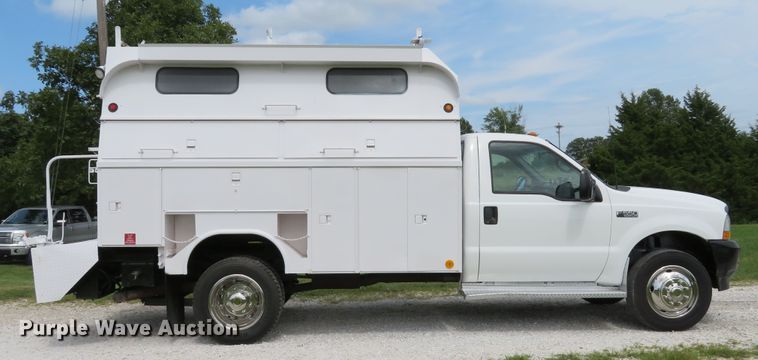 image for item DE8261 2002 Ford F550 Super Duty XL utility truck