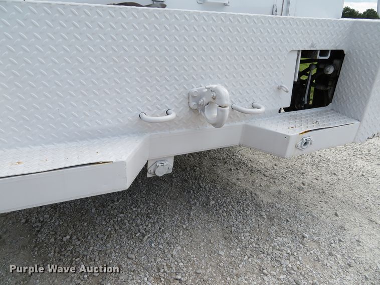 image for item DE8261 2002 Ford F550 Super Duty XL utility truck