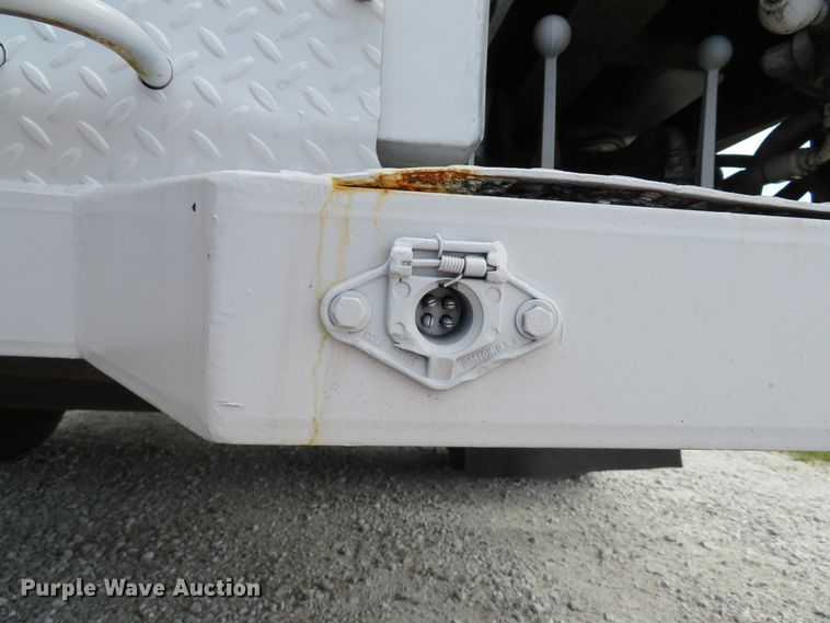 image for item DE8261 2002 Ford F550 Super Duty XL utility truck