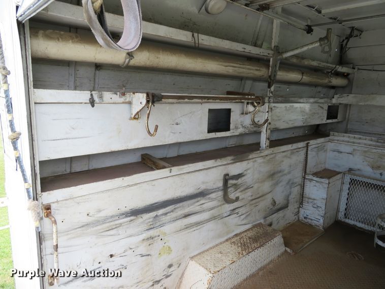 image for item DE8261 2002 Ford F550 Super Duty XL utility truck