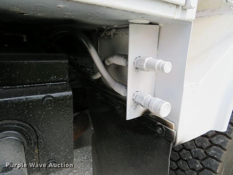 image for item DE8261 2002 Ford F550 Super Duty XL utility truck