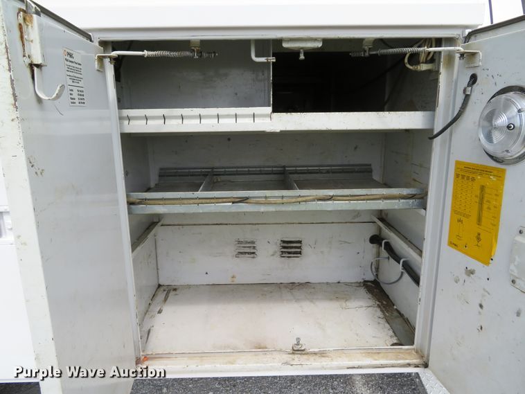 image for item DE8261 2002 Ford F550 Super Duty XL utility truck