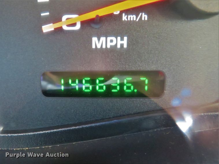 image for item DE8261 2002 Ford F550 Super Duty XL utility truck