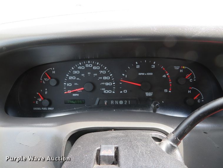 image for item DE8261 2002 Ford F550 Super Duty XL utility truck