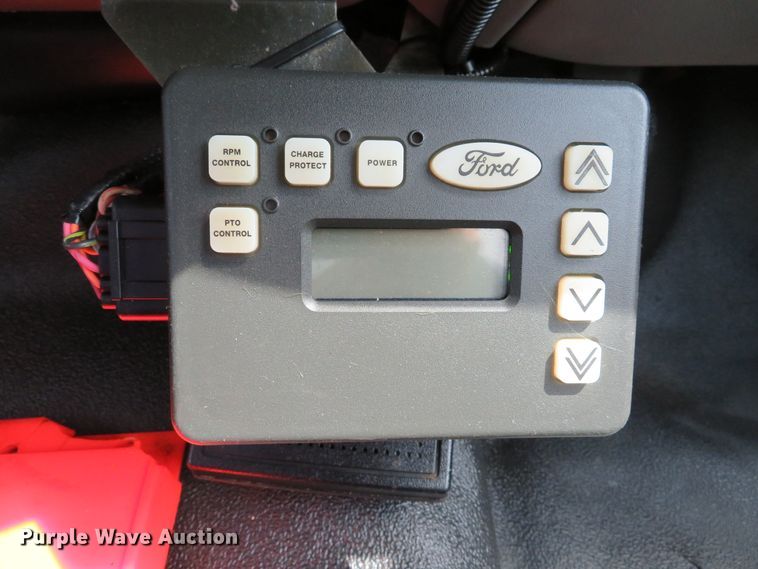 image for item DE8261 2002 Ford F550 Super Duty XL utility truck