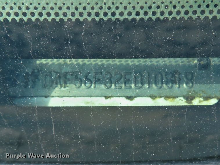 image for item DE8261 2002 Ford F550 Super Duty XL utility truck