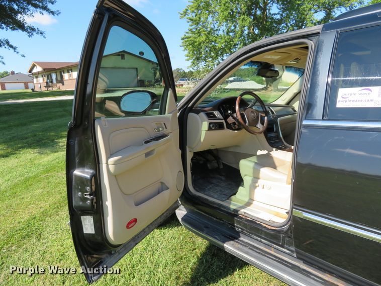 image for item DE8268 2007 Cadillac Escalade SUV