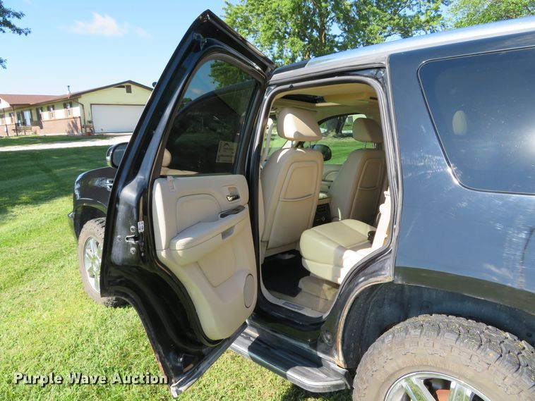 image for item DE8268 2007 Cadillac Escalade SUV